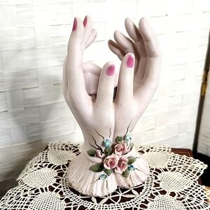 👉*VINTAGE* KELVIN LADIES HANDS PORCELAIN BUD VASE ~HAND-PAINTED BISQUE 1950's